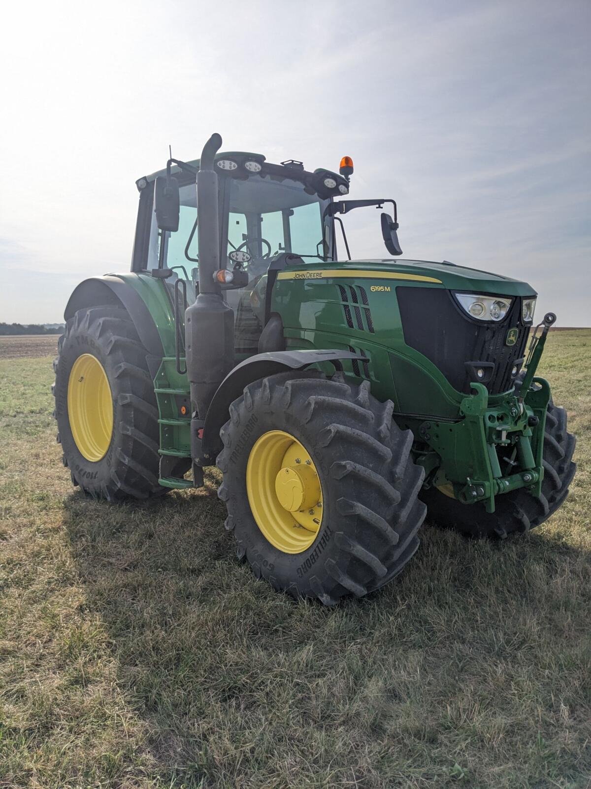 John Deere 6195M 2