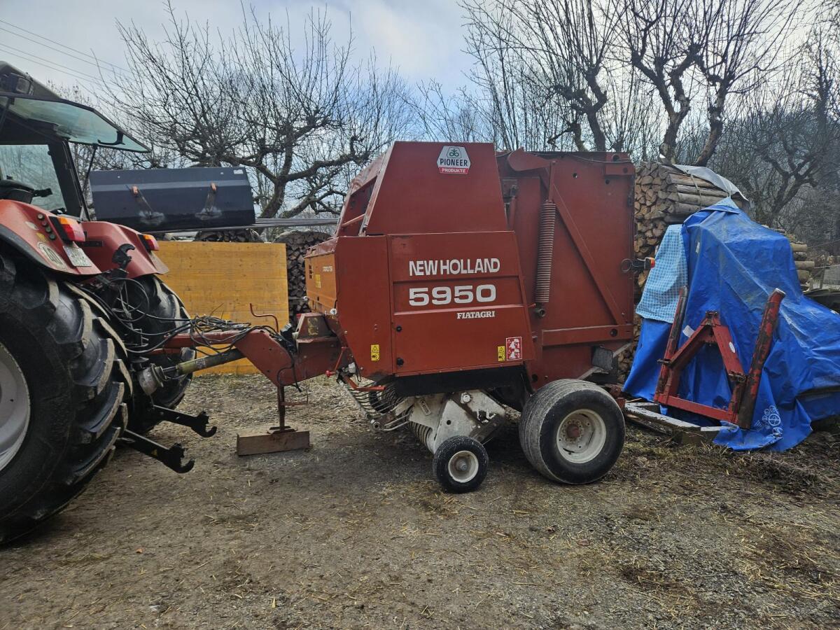 Rundballenpresse New Holland 5950 2