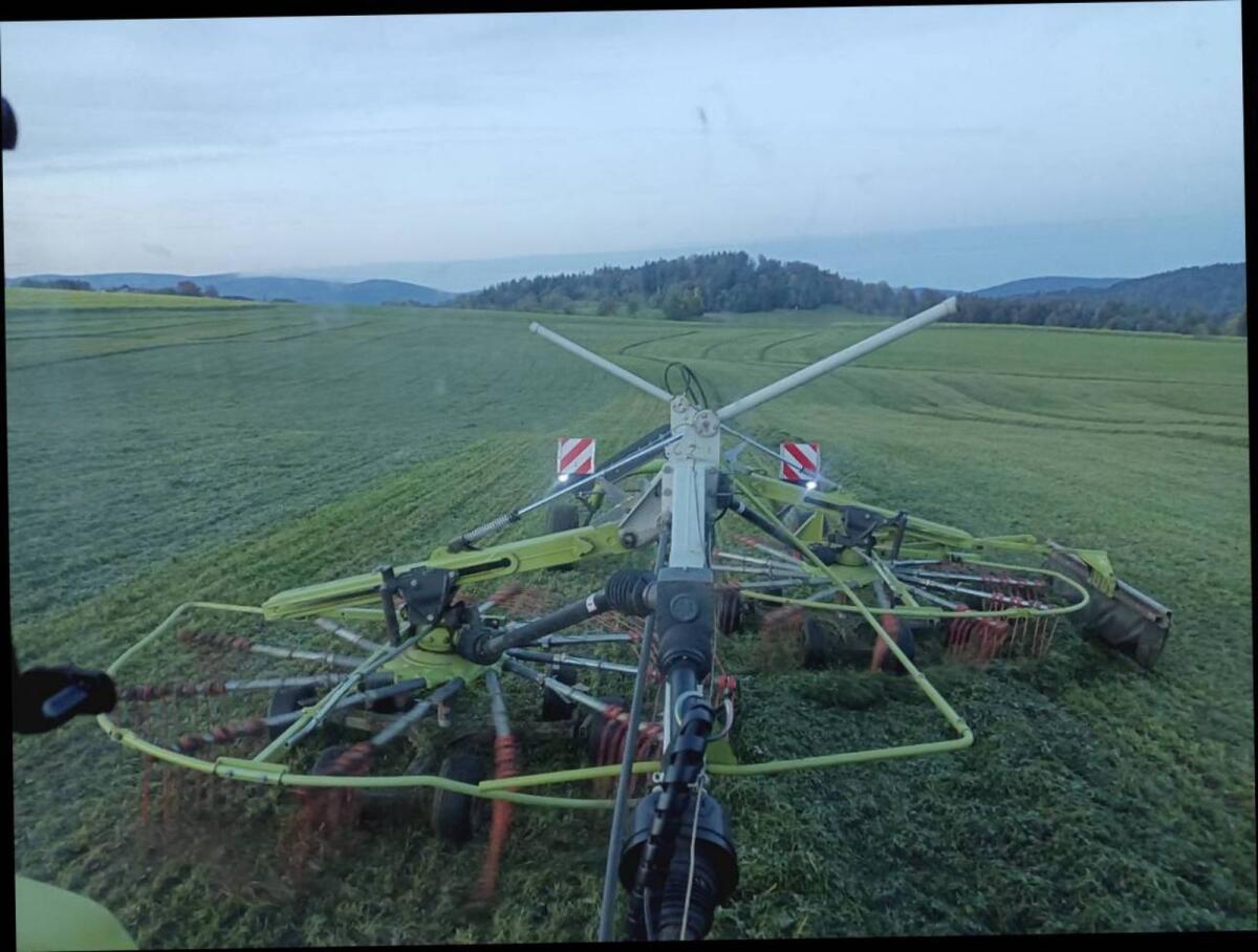 Ich biete Schwader-Arbeiten an, Claas Liner 1650 2