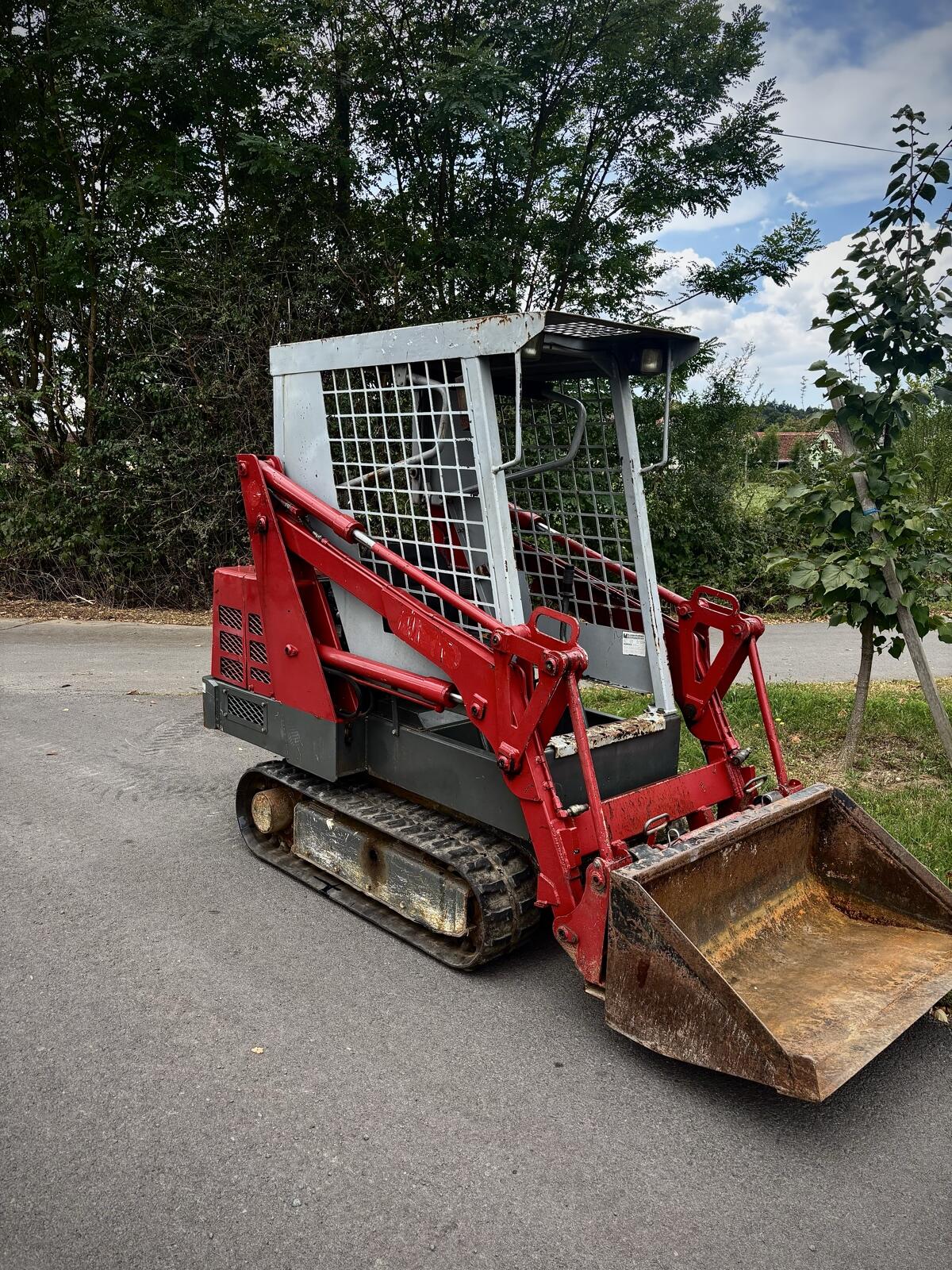 Takeuchi TL-10 Raupenlader 3