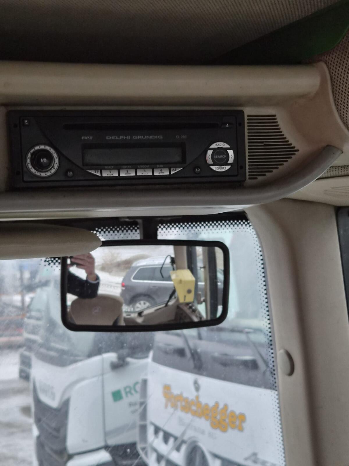 Traktor John Deere 6920 S 160 PS 3