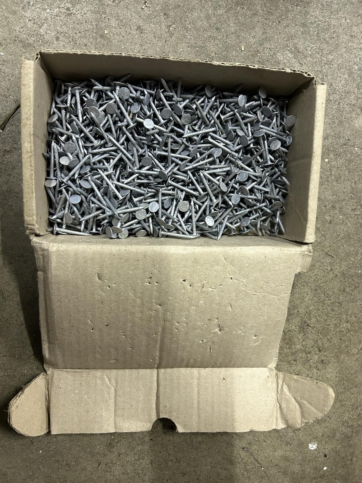 Drahtstifte/Dachpappnägel 2