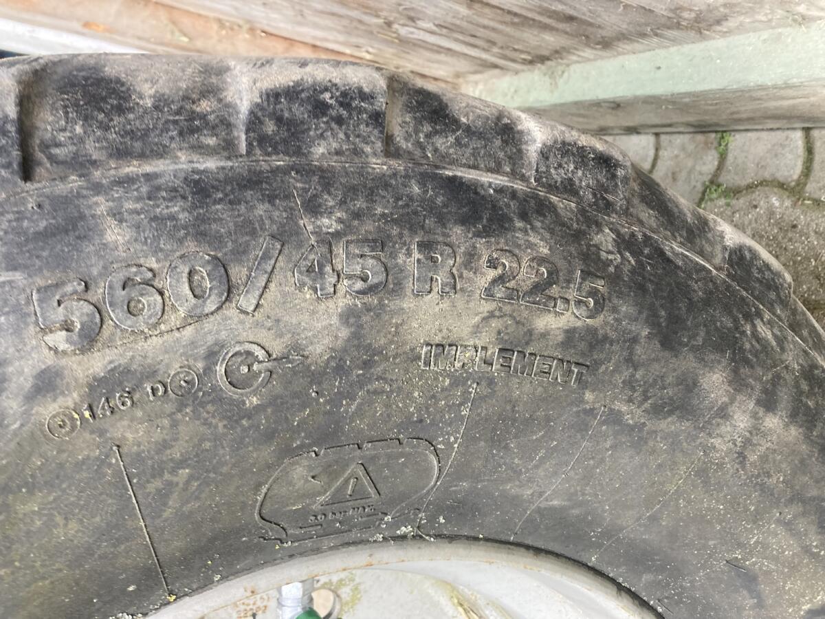 Anhängerreifen 560/45R 22,5 3