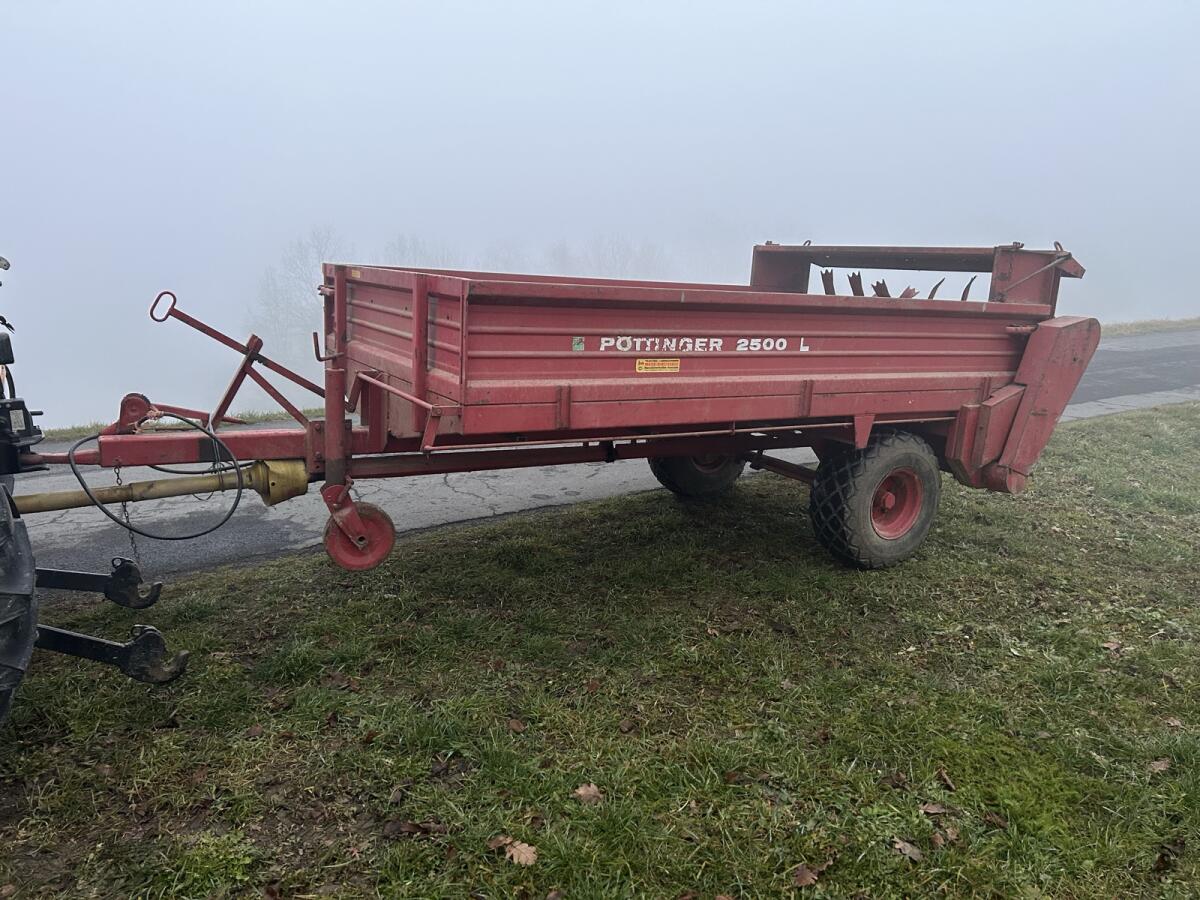 Pöttinger 2.500 l Kompoststreuer 2
