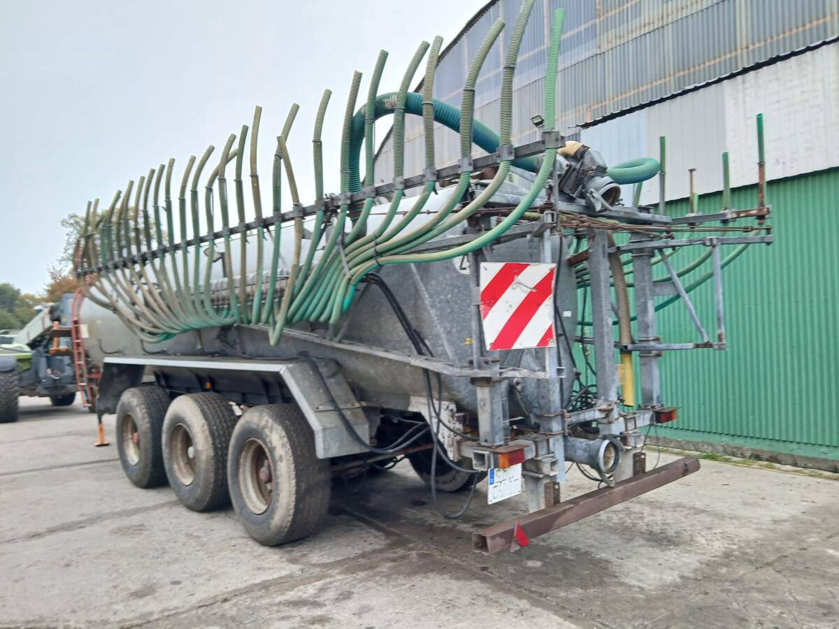 Kotte Tridem Güllefass Pumpfass mit Schleppschlauchverteiler 3