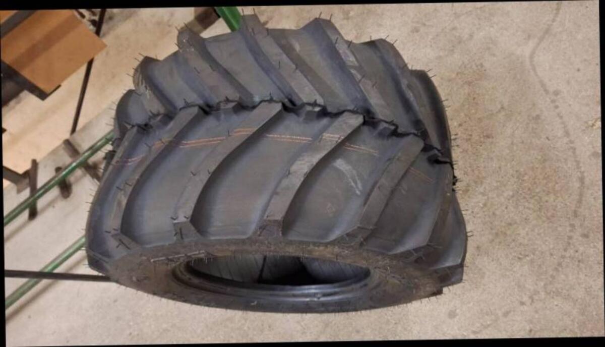 Hoftrack Reifen 31x15,50-15 2