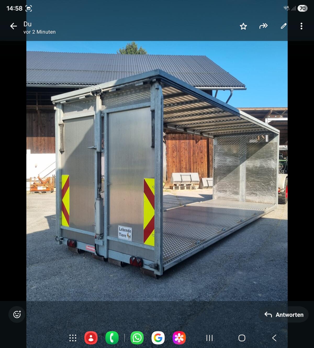 Abrollcontainer mit Hubdach und Seitenplanen 3