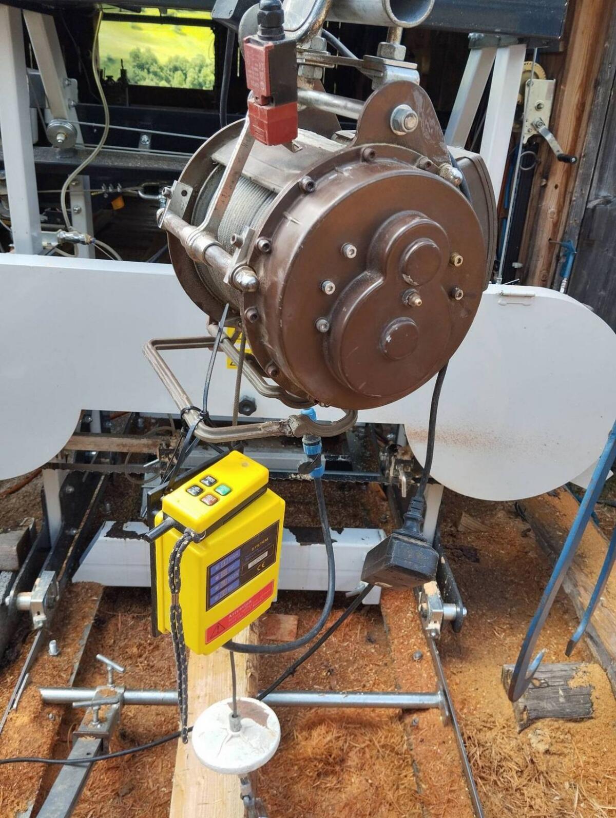 El. Seilwinde mit Funksteuerung 3