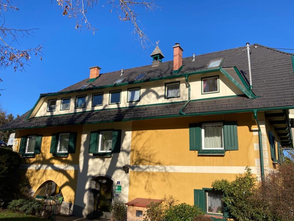 Einstellplatz und Wohnung 3