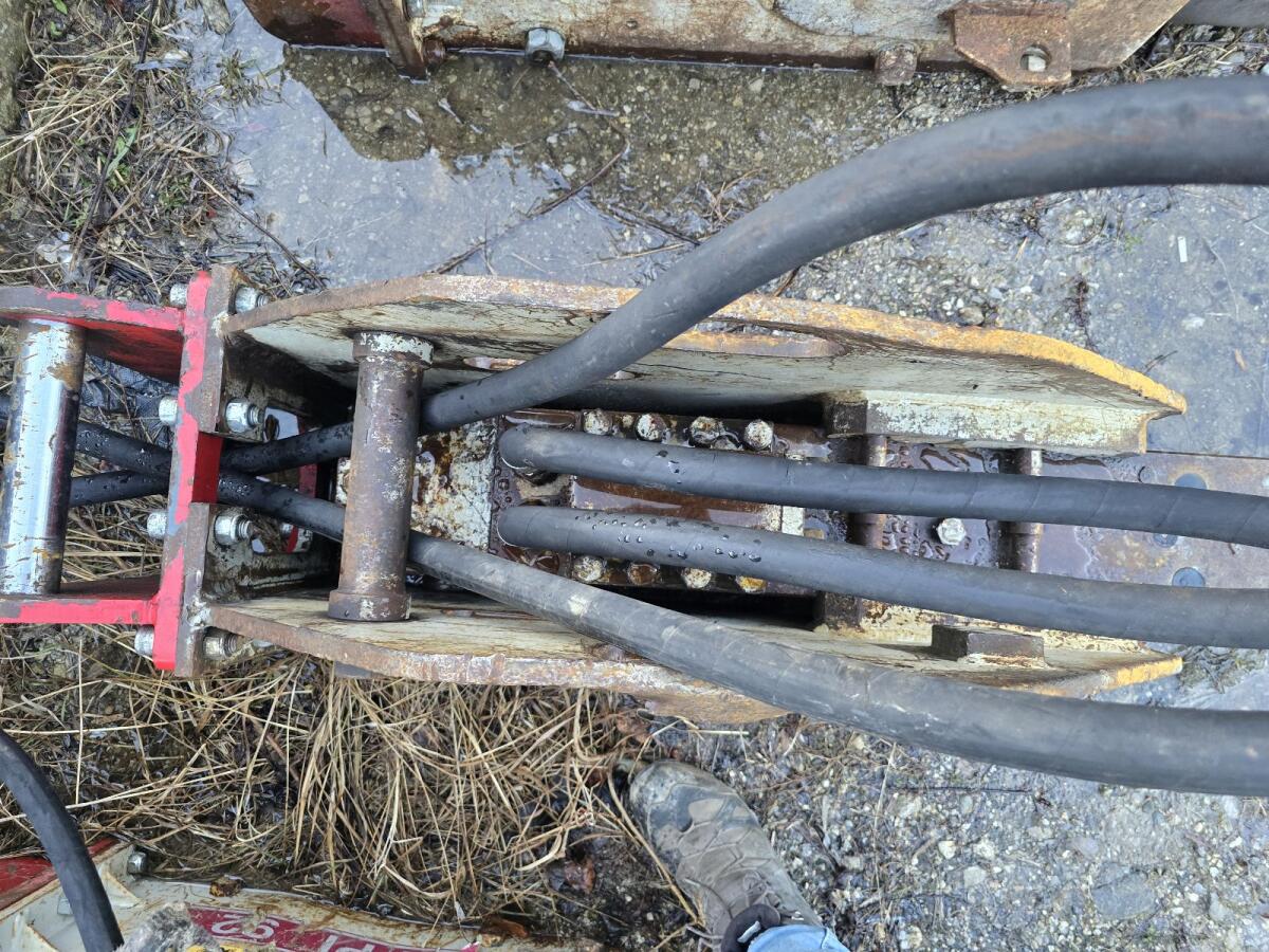 Huppi 402, zu verkaufen, Knepper Stemmhammer, Bagger 2