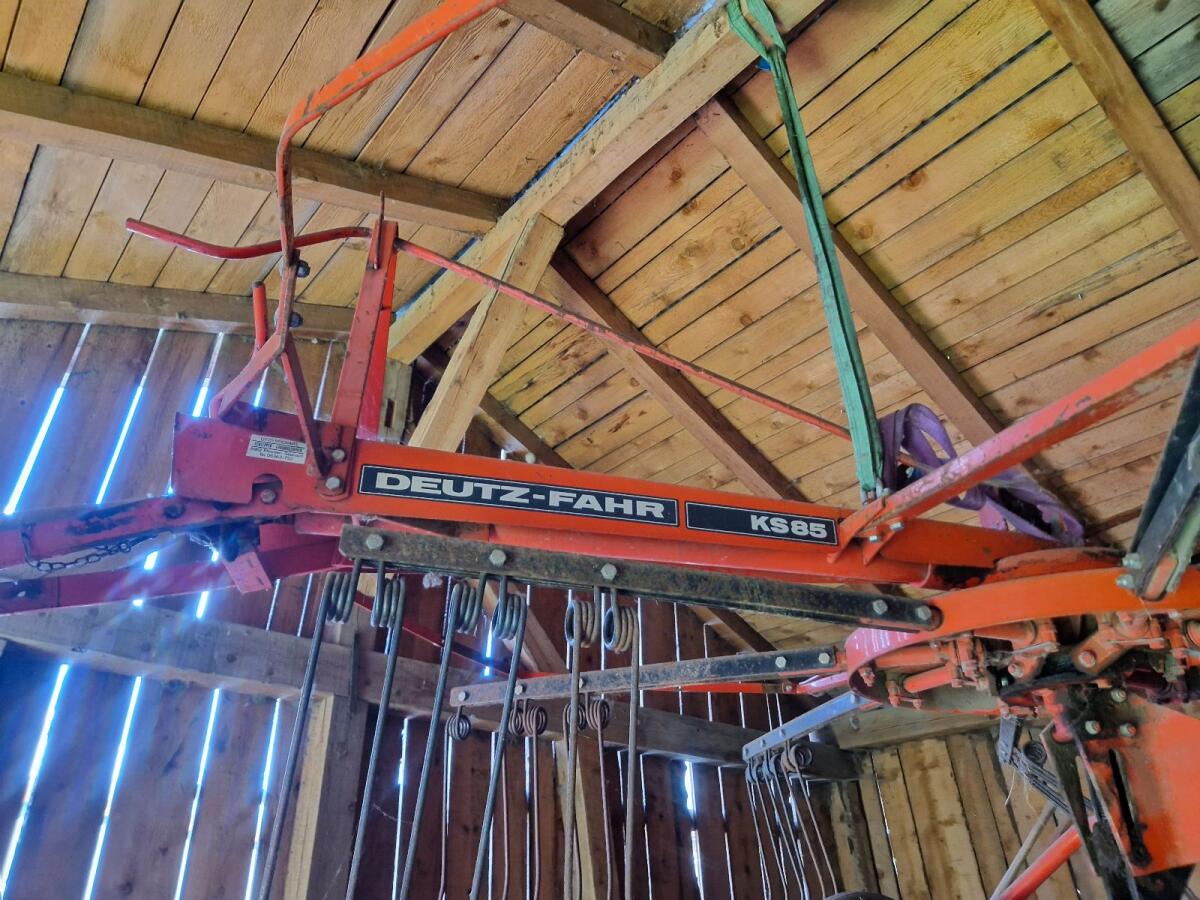 Schwader Deutz-Fahr KS 85. 2