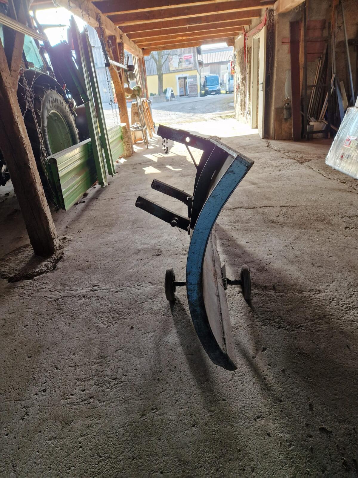 Schnee-, Polter-, Planierschild 2