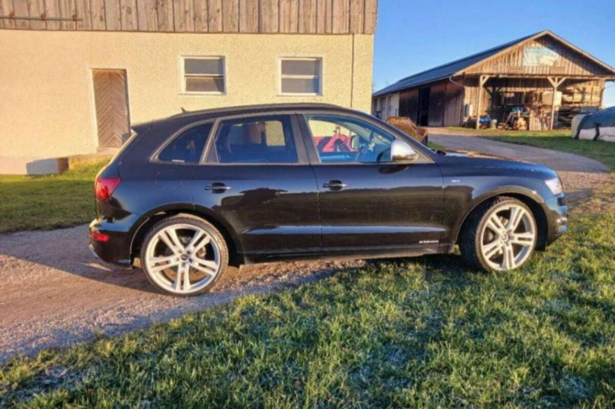 Audi SQ5 3