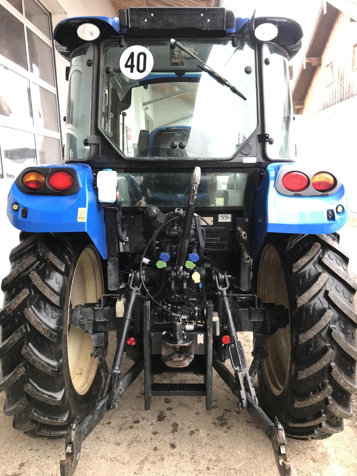 New Holland T4.75, Bj. 16, 4 Zyl., Powershuttle, Lastschaltung 3