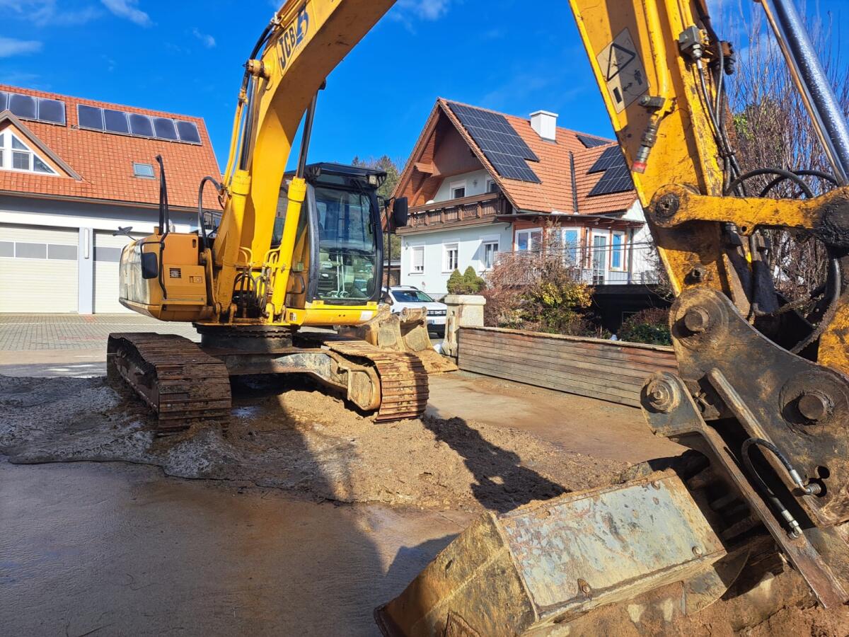 JCB JS210 Kettenbagger 2