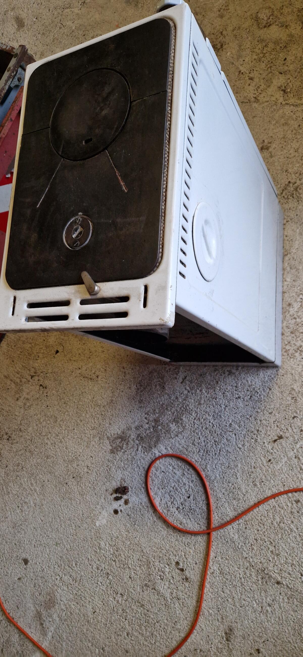 Zusatzofen-Beistellherd 2