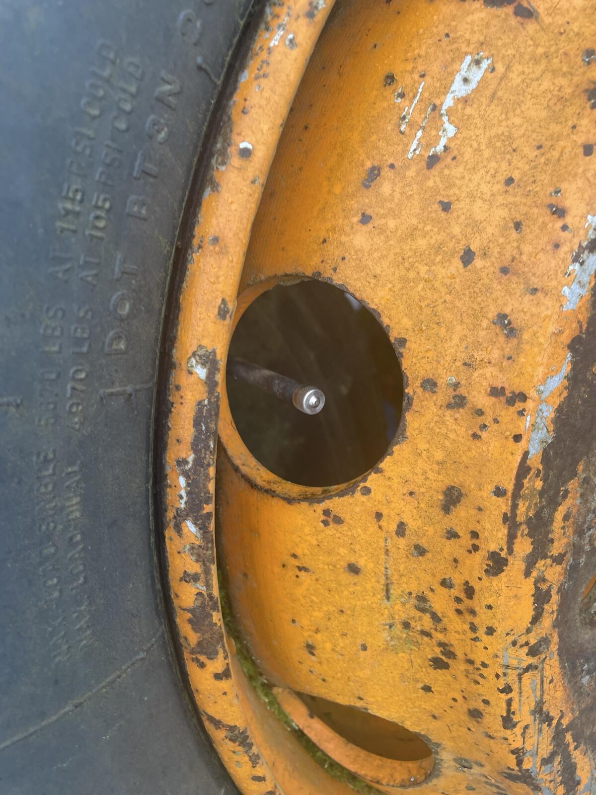 2 Paar LKW Kipper Zwillings-Kompletträder mit 10 Loch Felge 3