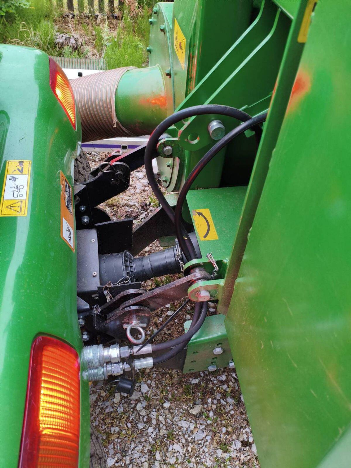 John Deere Rasentraktor X740 Hochentleerung 2