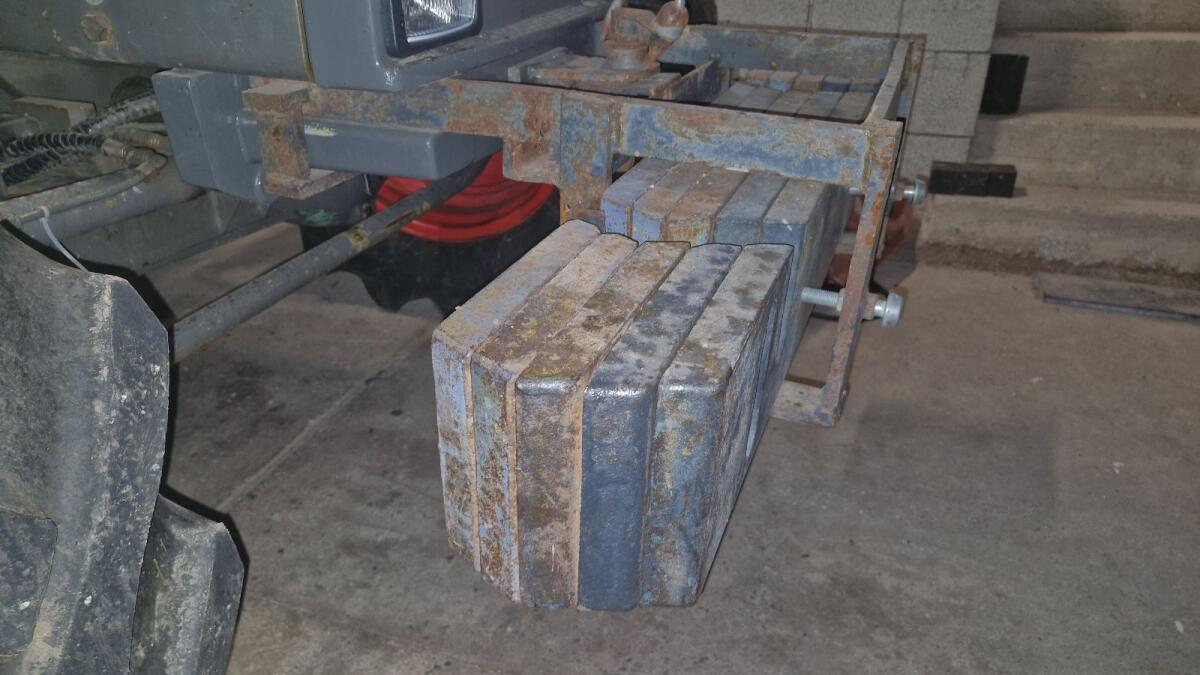 Traktor Frontgewicht 3