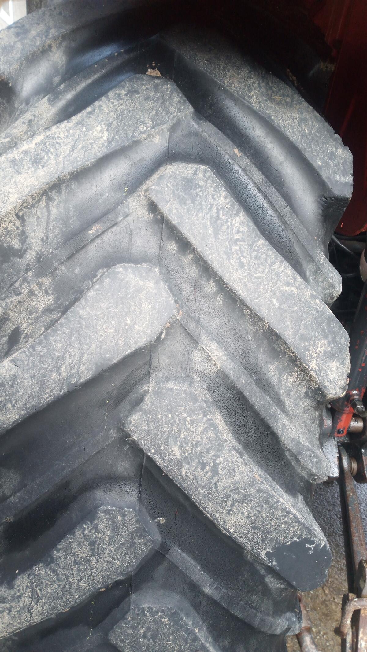 Traktor-Kompletträder 16.9R38 3