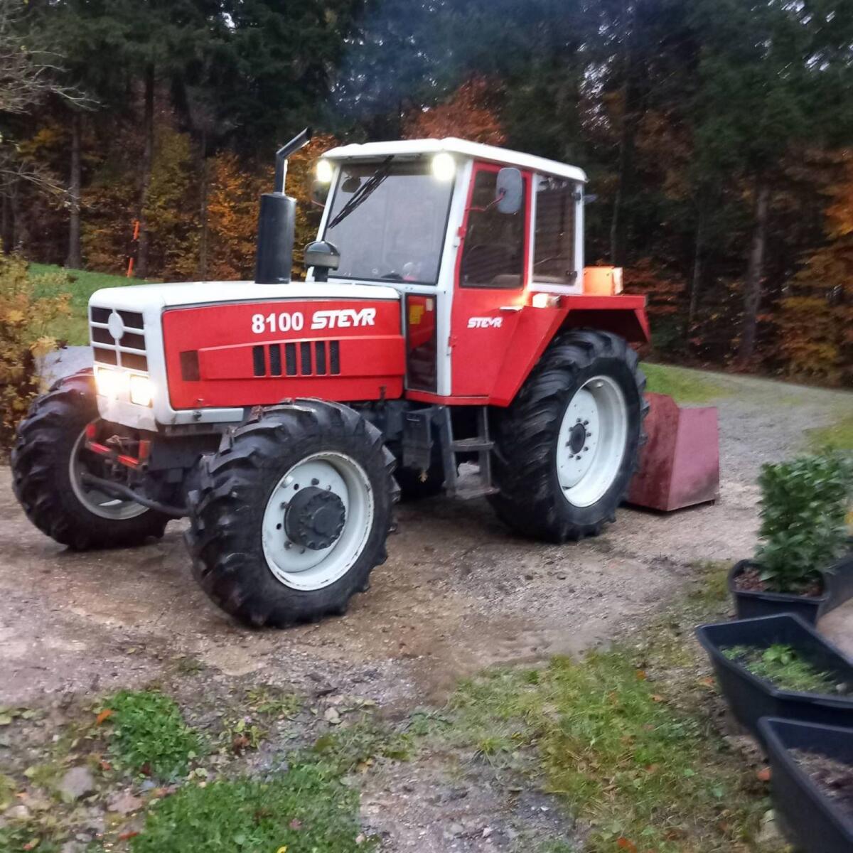 Traktor Steyr 8100 2