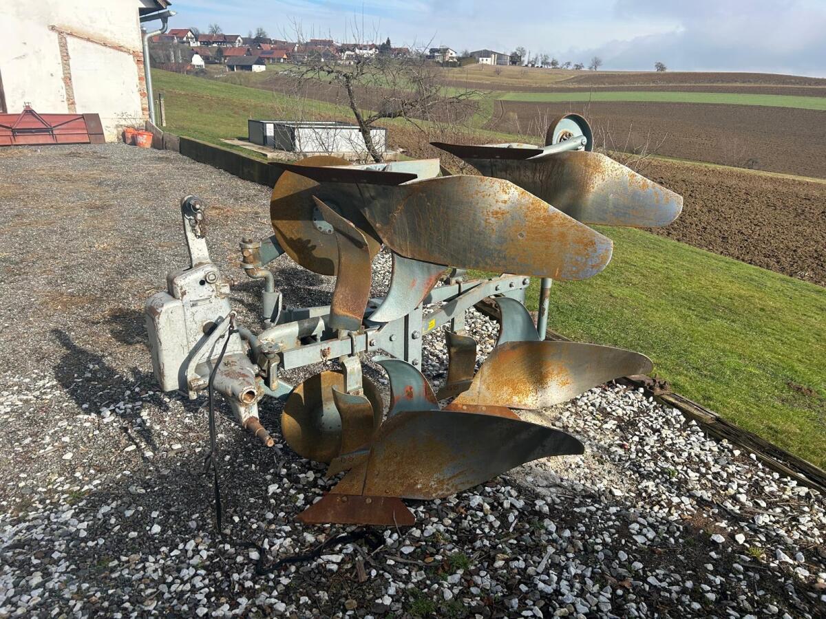 KMF Zweischar-Pflug 3