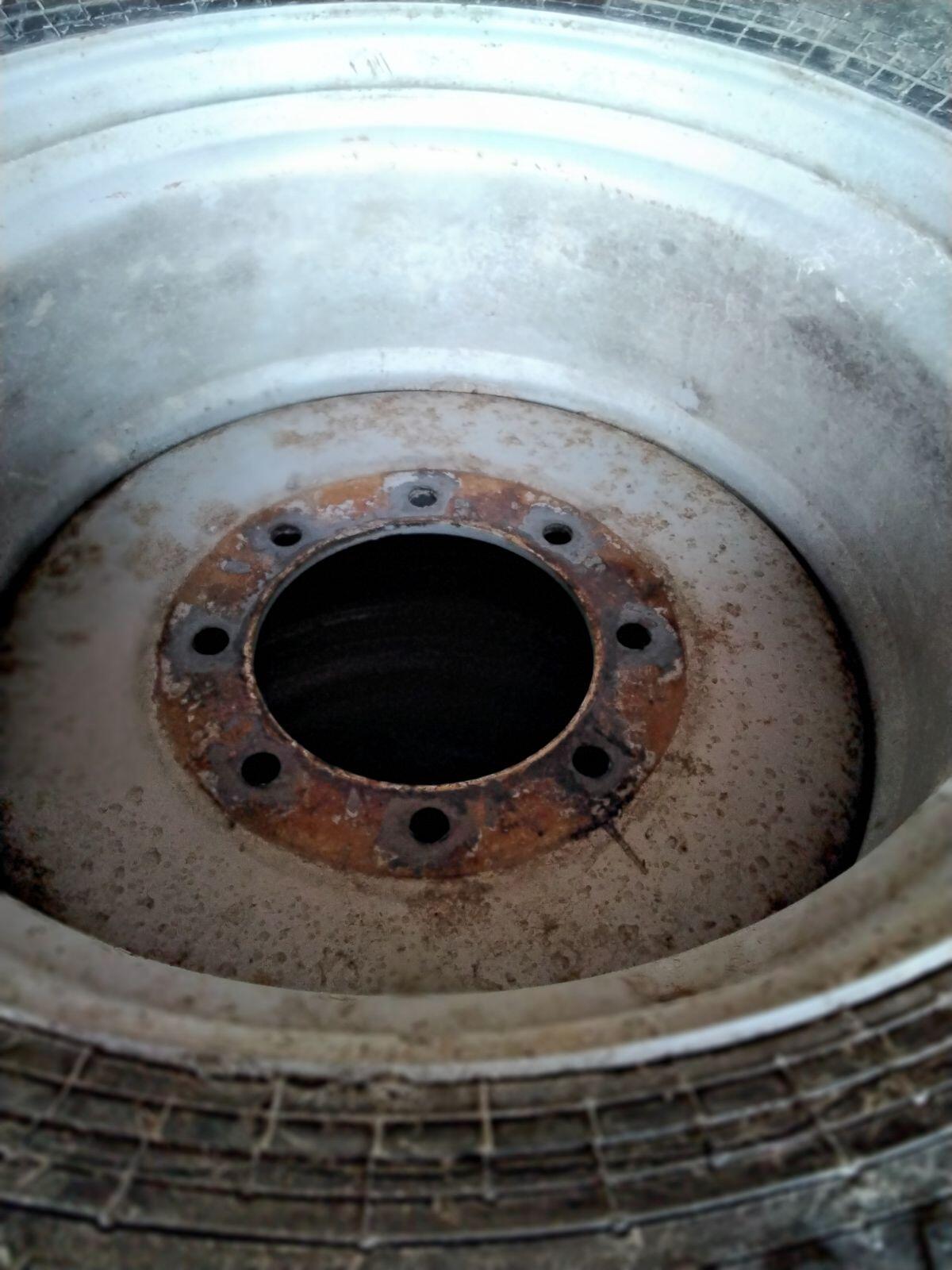 Verkaufe 2 gebrauchte Güllefass Reifen 600/55-26.5 2