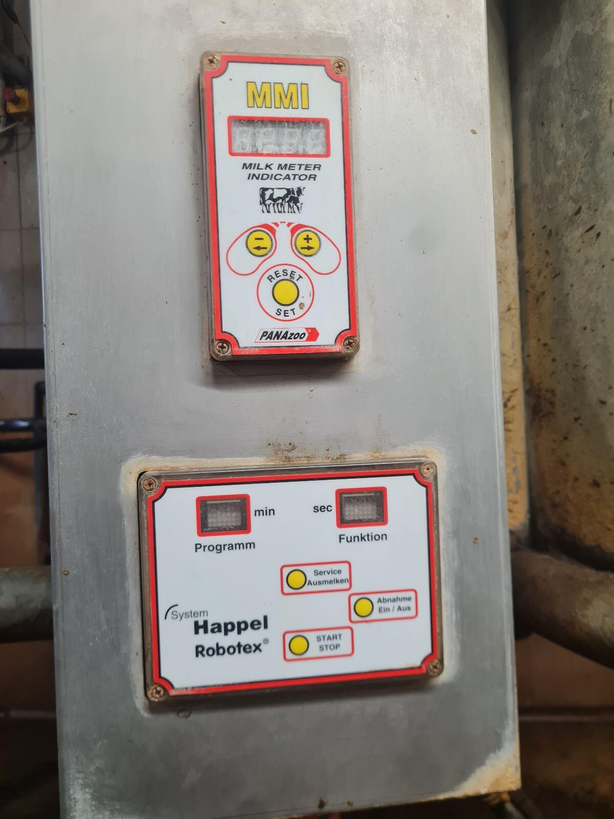 Melkstand 2x4 Fischgrät System Happel Robotex 3