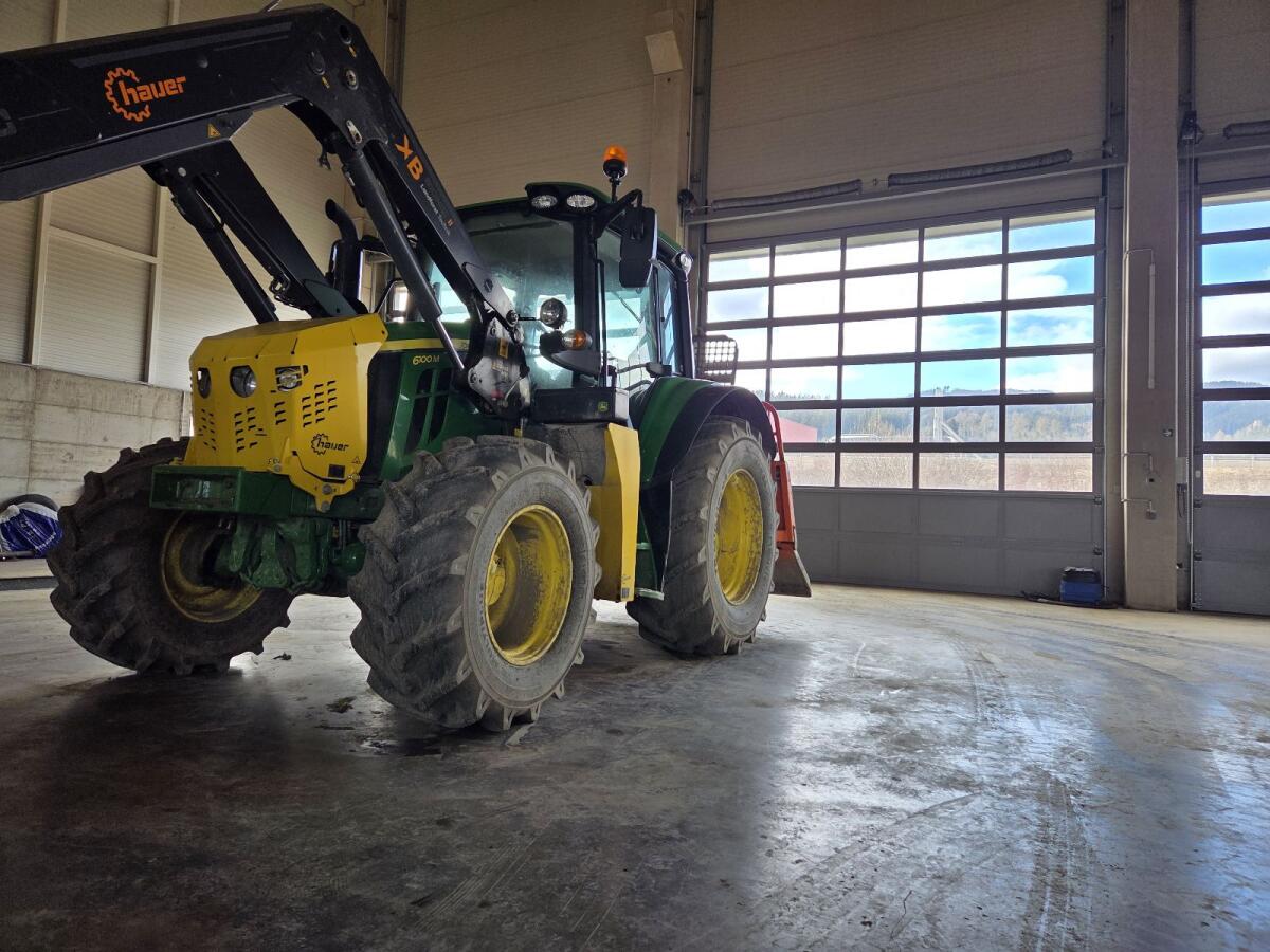 John Deere 6100M 2