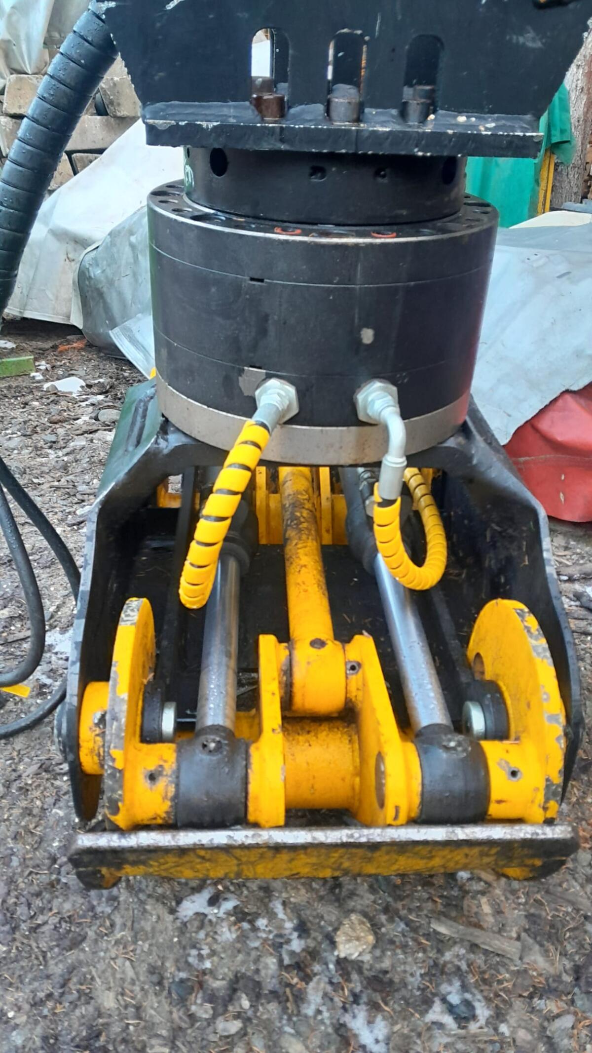 Holzzange Gripen 040 mit Rotator 2