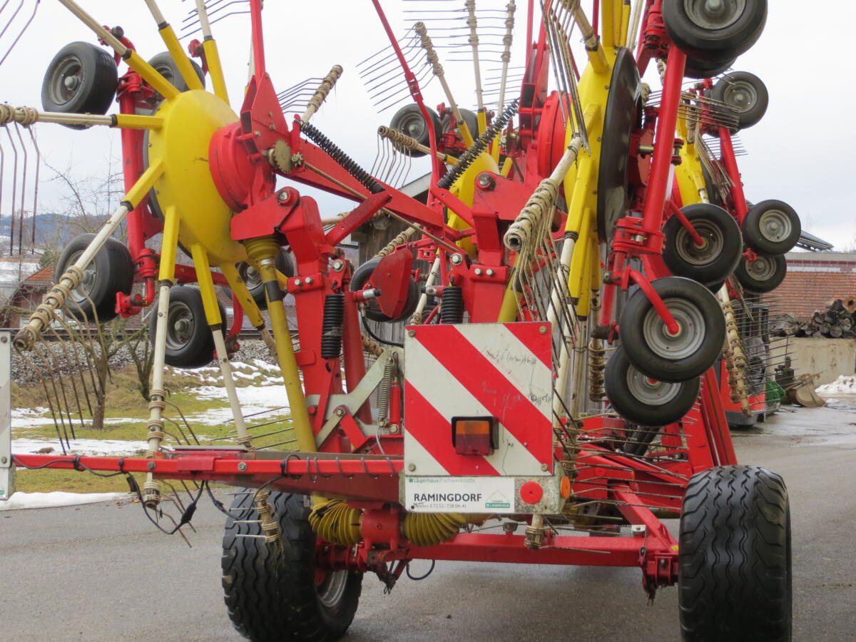 Leichter Vierfachschwader Pöttinger Vollausstattung 3