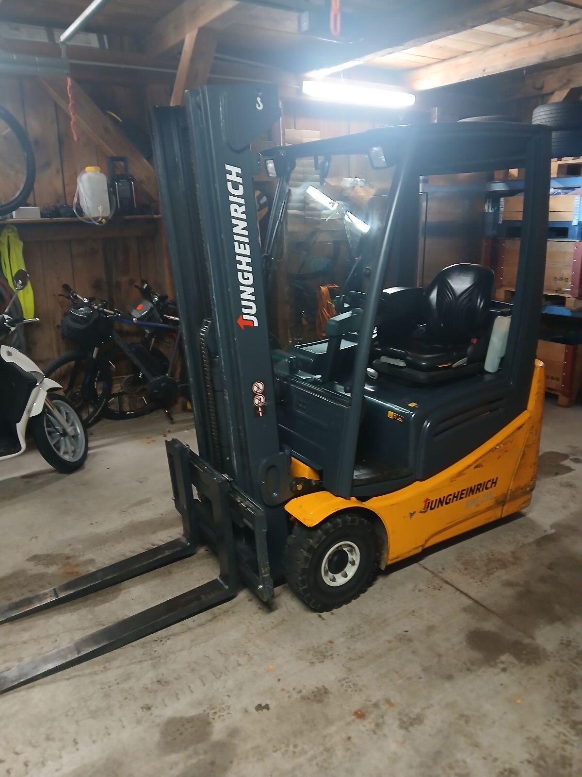 Jungheinrich EFG215 3