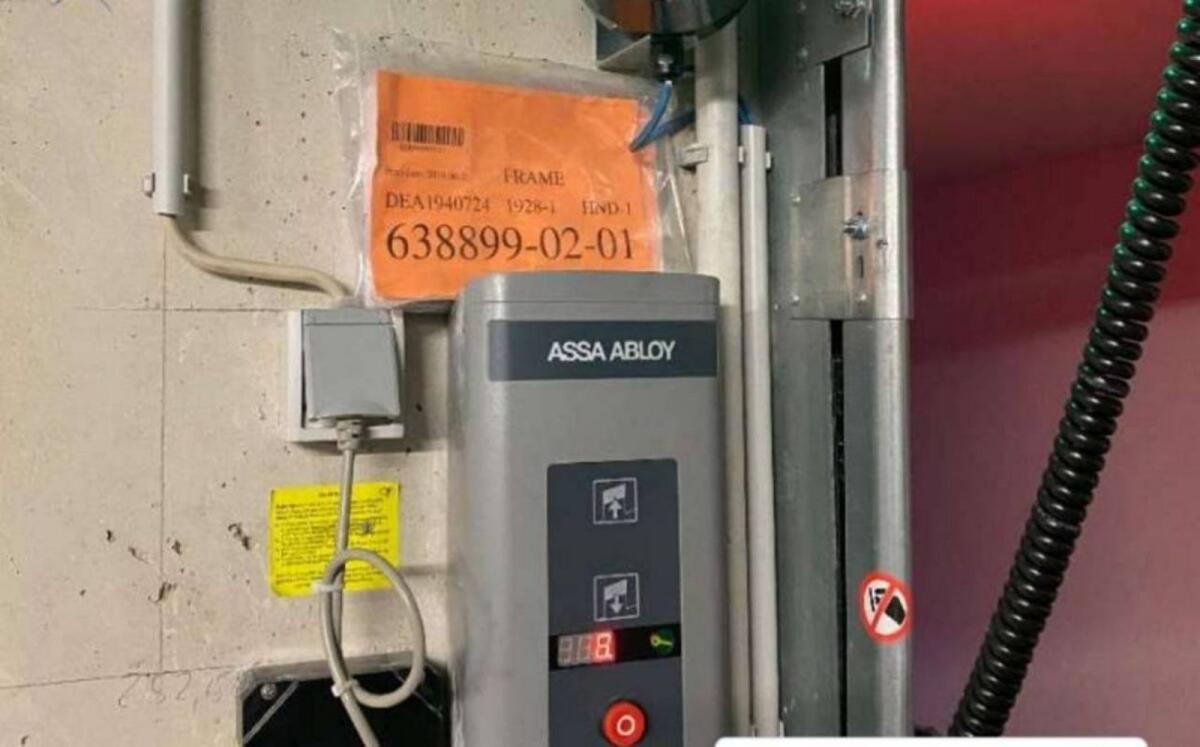 Sektionaltor mit Gitter 2