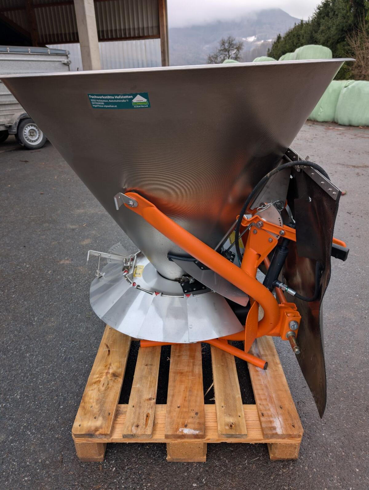 Neuer Landgut Salz- und Düngerstreuer 300 l 2