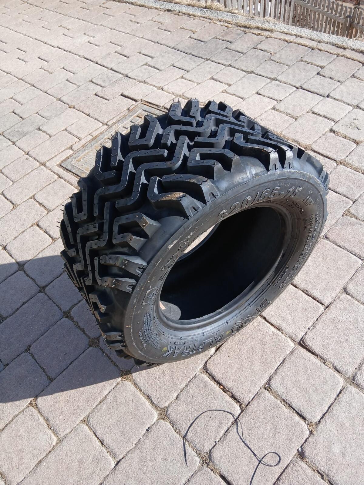 4 Stk. Reifen 29x12,5x15 Zoll (320/55-15) 3