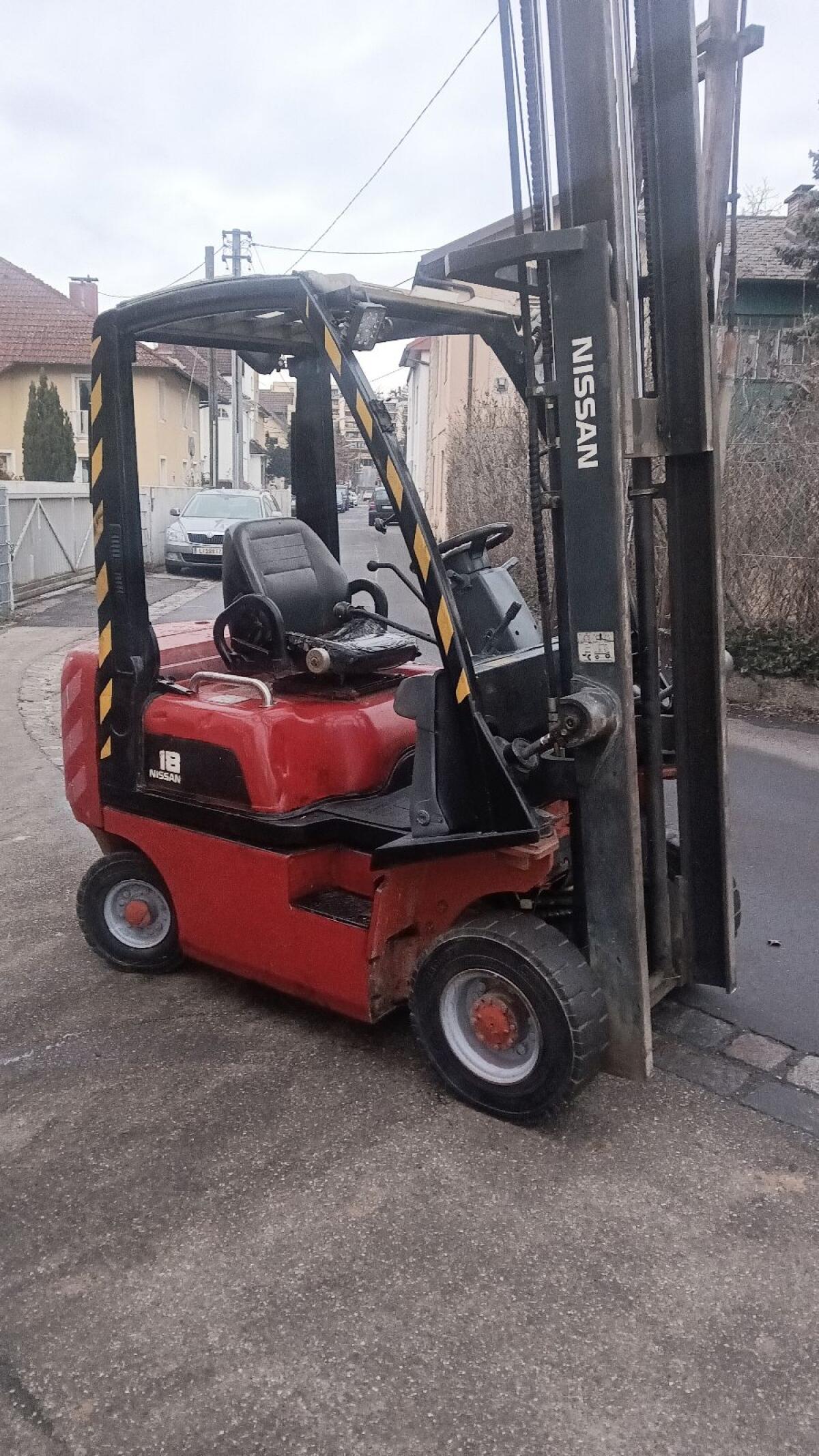 Nissan 18 (Diesel) Gabelstapler 3