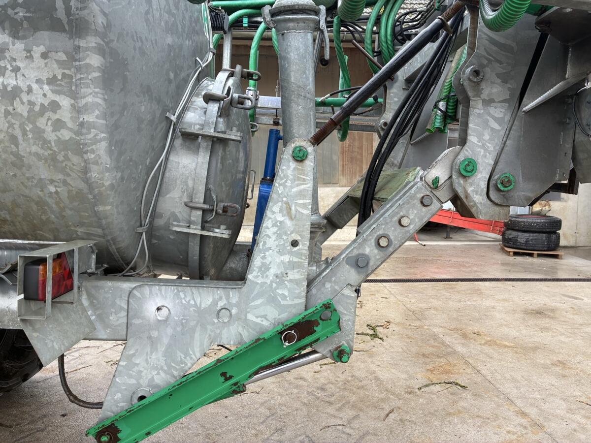 Güllefass Armor TC 120 mit Schleppschlauch 15 m 3