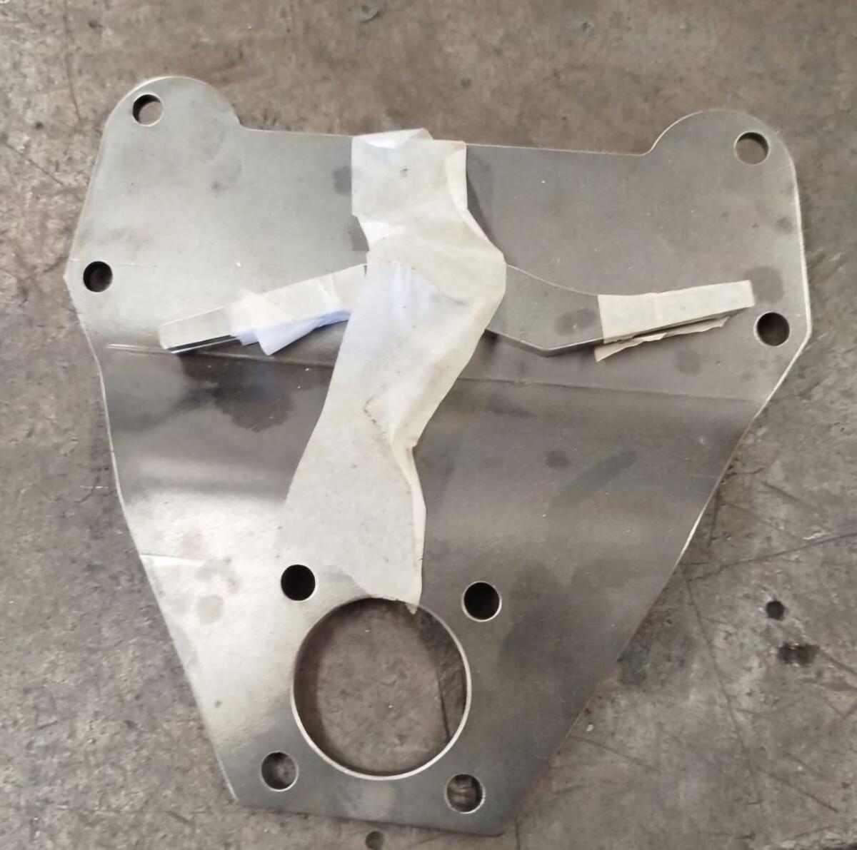 Auspuffstützblech Steyr 8085 2