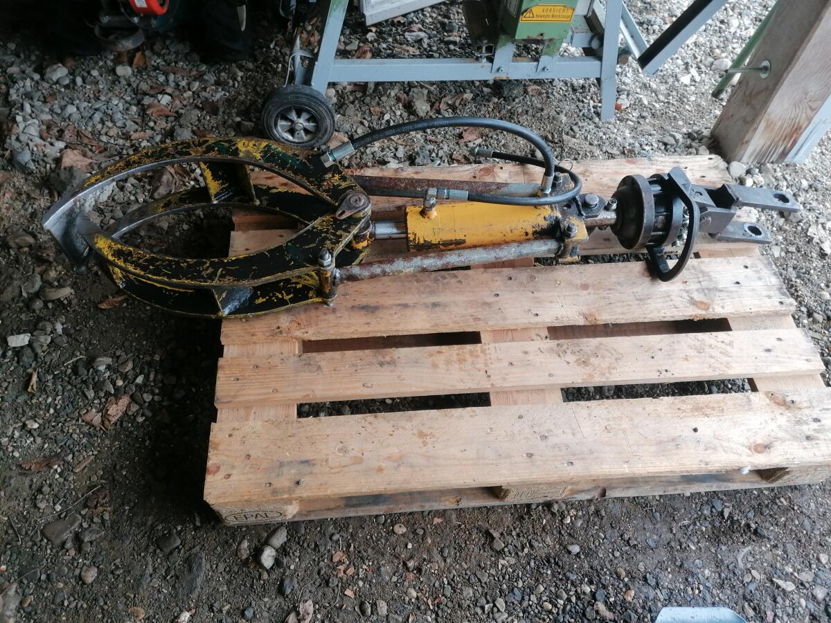 Holzzange, Rodator, Hydraulikpumpe 3