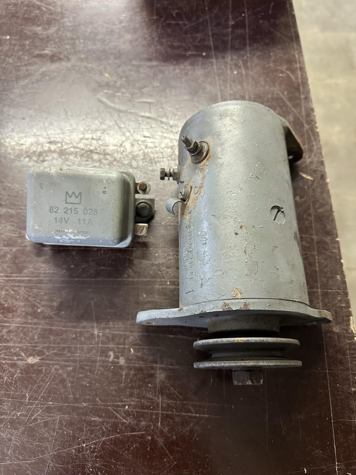 Lichtmaschine und Regler Steyr T190 2