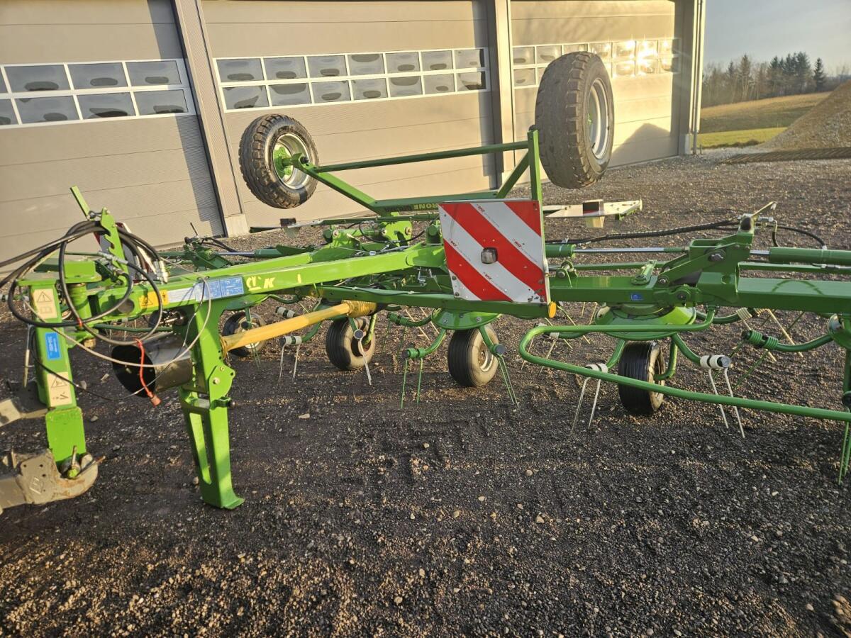 Krone 10er Kreiselheuer KWT11.22 mit Fahrwerk 3