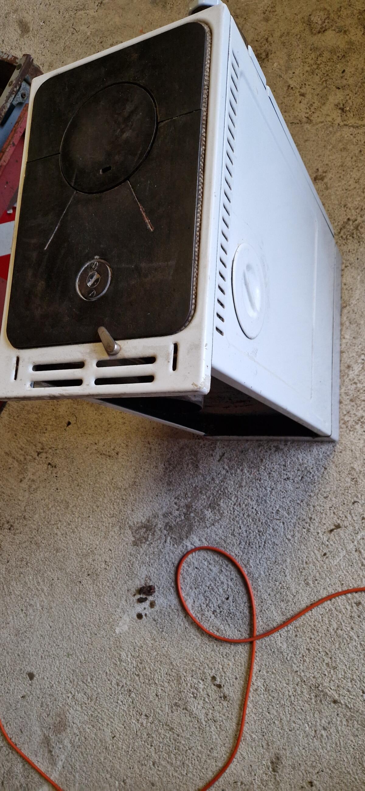 Zusatzofen-Beistellherd 3