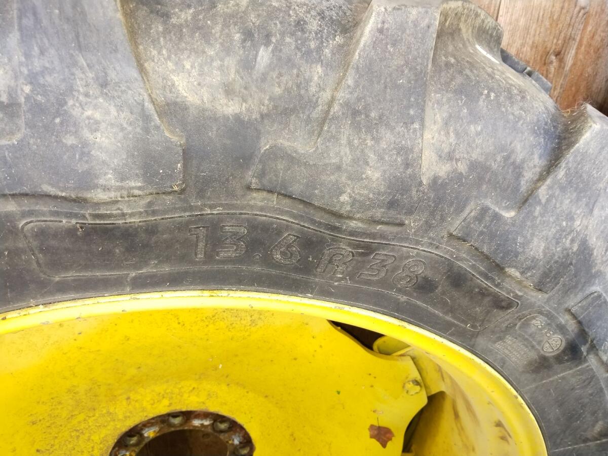 Pflegeräder John Deere 2