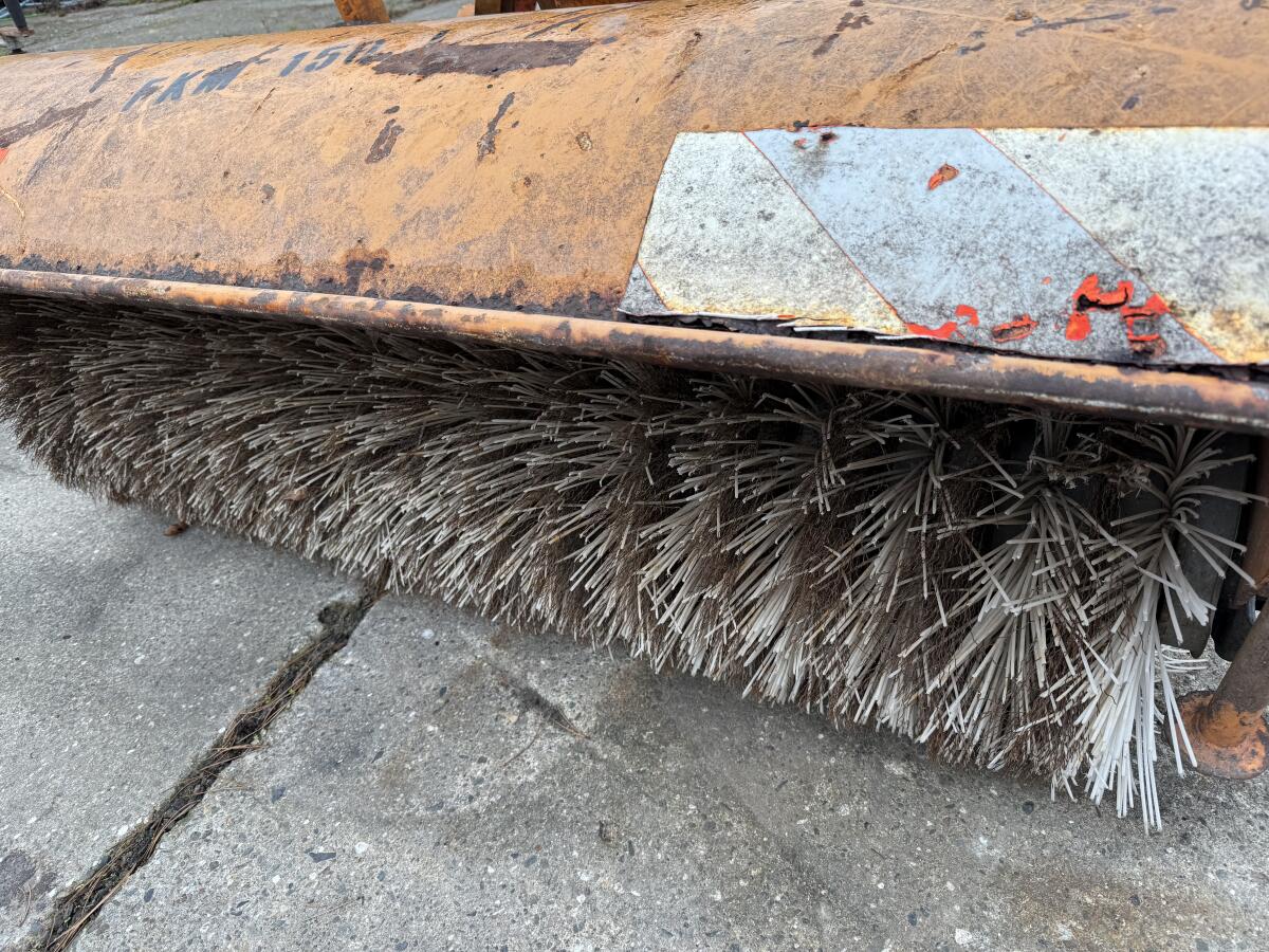 Frontbesen Hydraulik Antrieb FKM 150 L 2