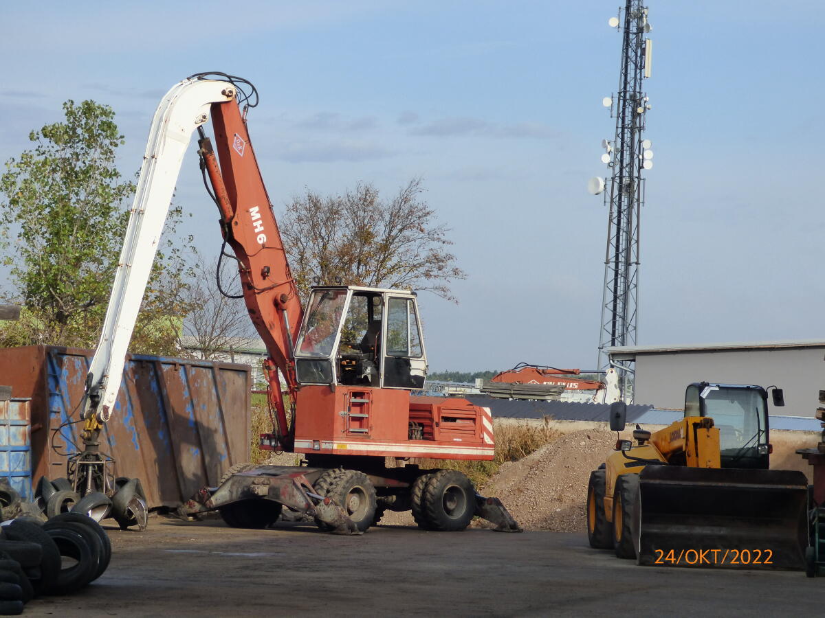 Umschlagbagger O&K MH6 3