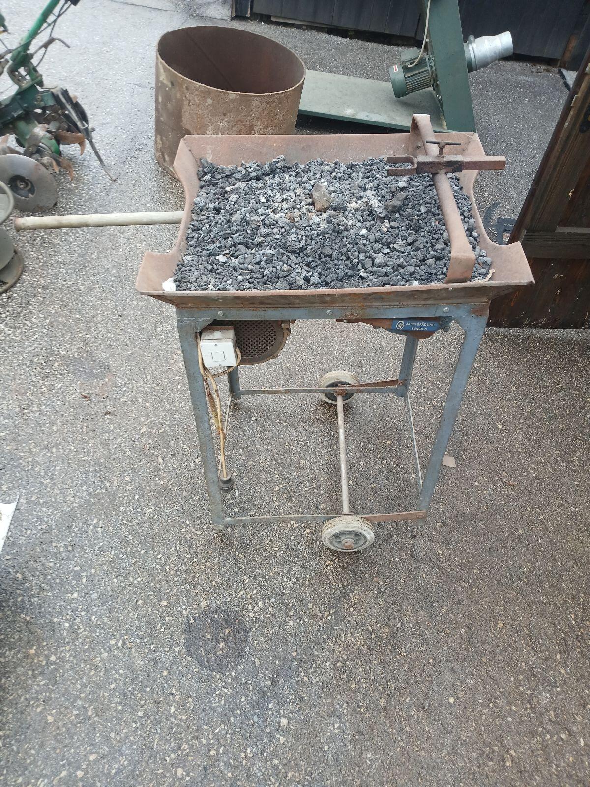 Feldschmiede mit el. Gebläse 2