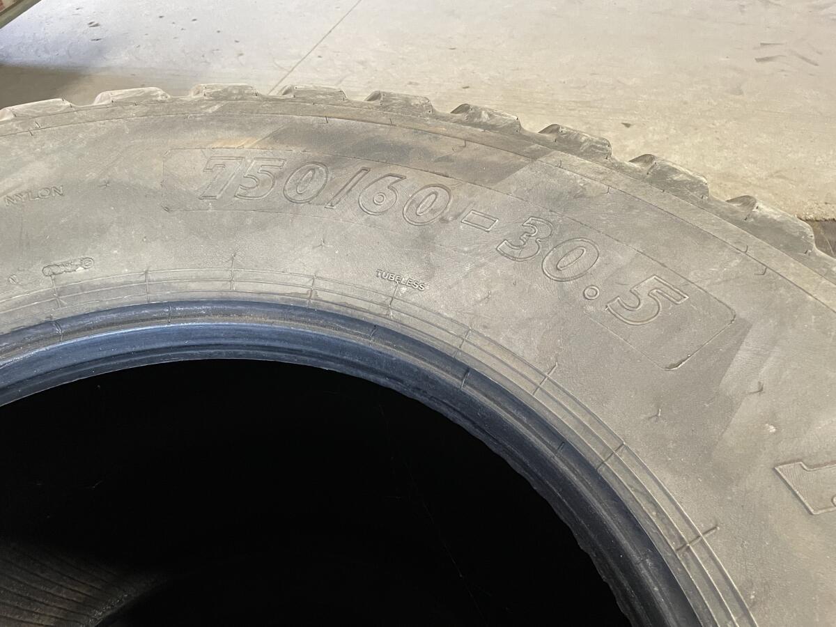 Reifen 750/60R30.5 BKT 3