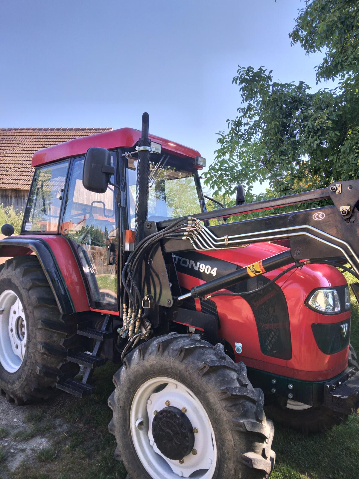 Allradtraktor mit wenig Bstd. 2