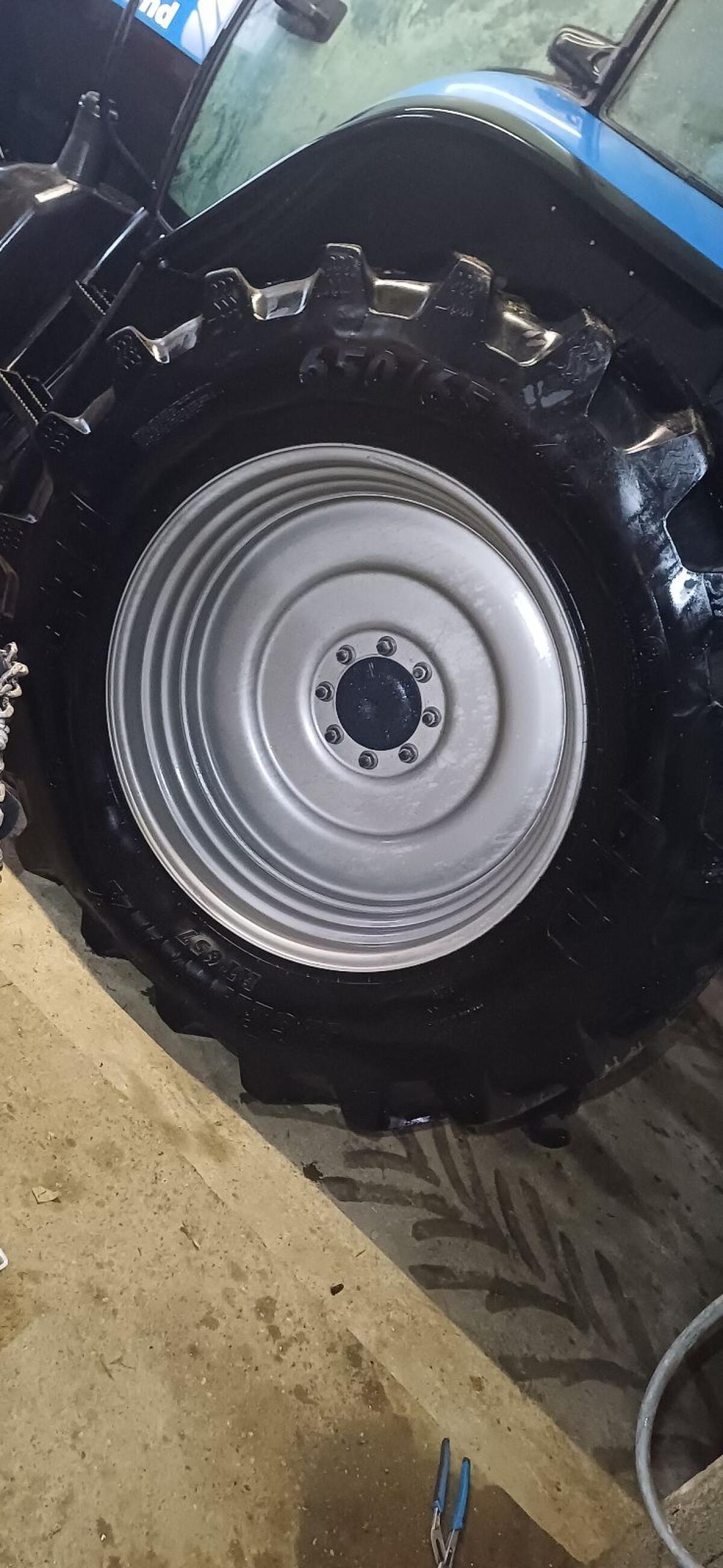 Kompletträder Steyr/Case/New Holland 3