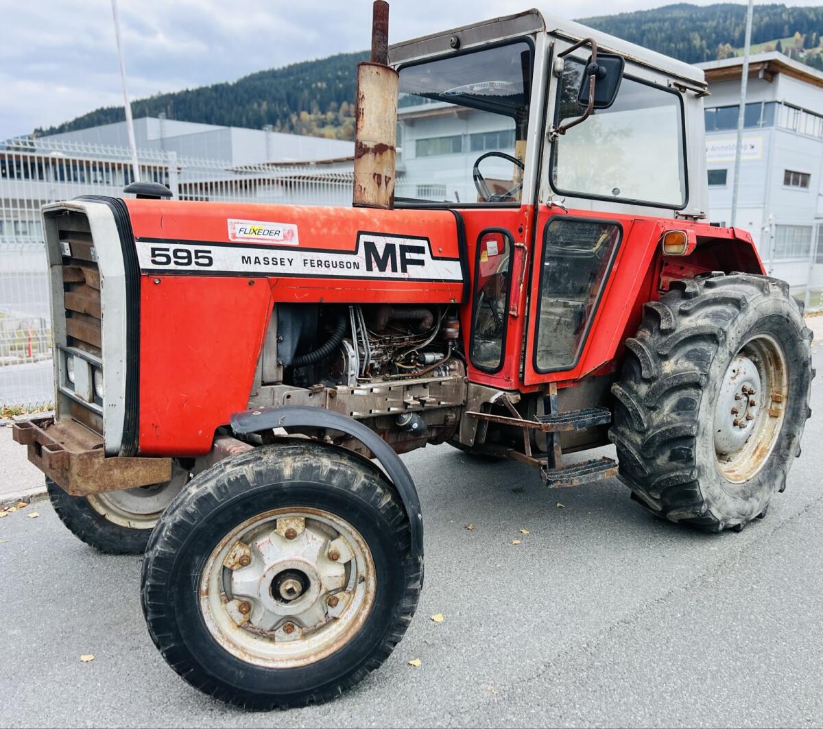 Massey Ferguson 595 2